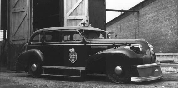 Lowered and rolling on 20′s…