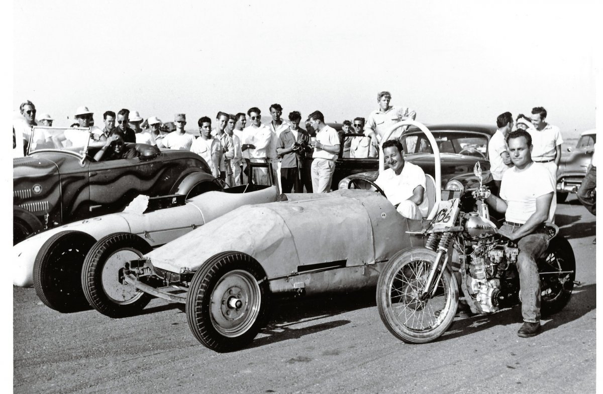 1-first-streamlined-dragster.jpg