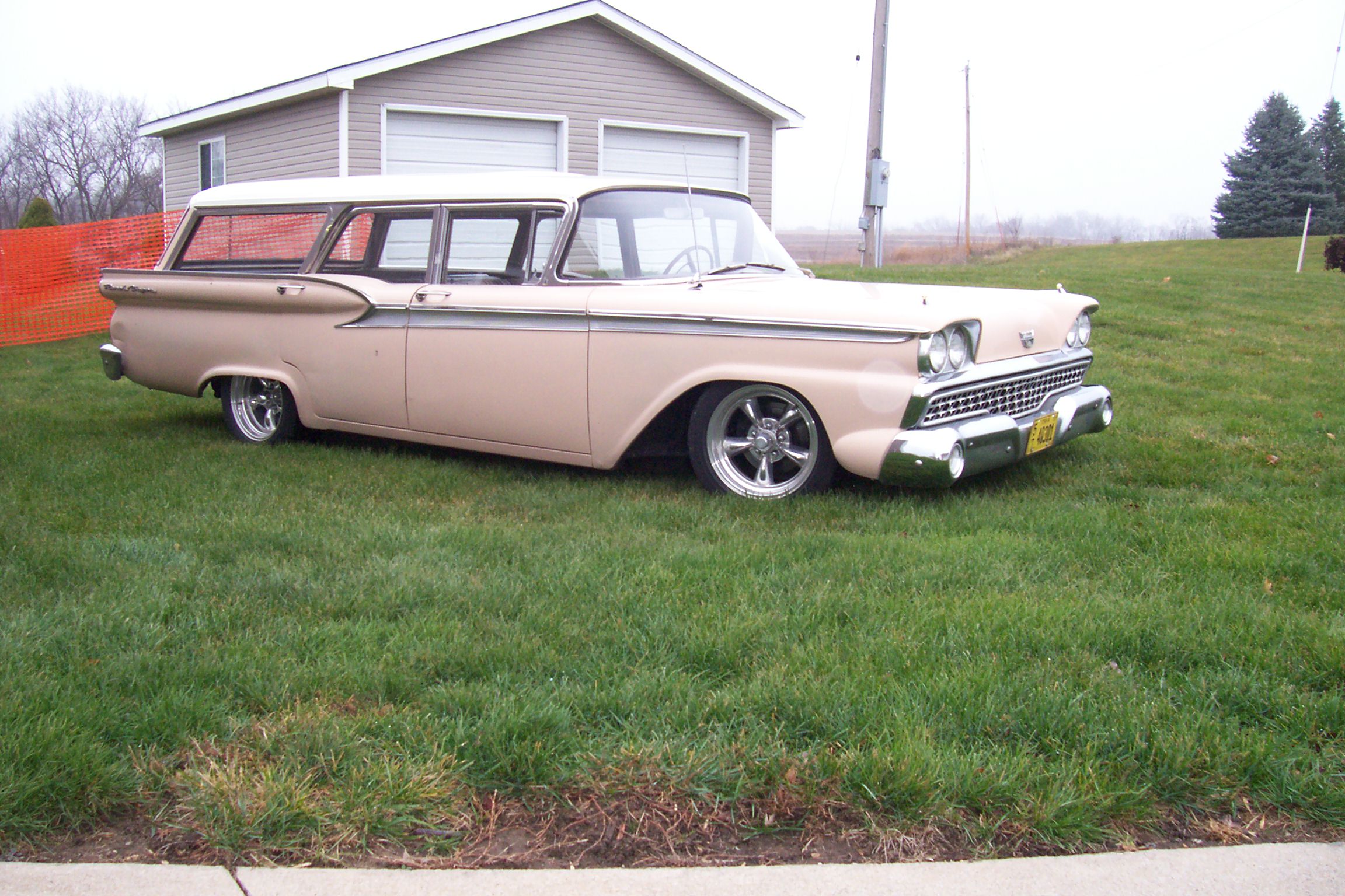 Here is a nice 1959 Ford wagon, the car has an excellent running 292 ( show...