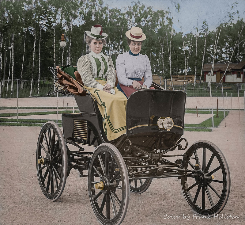1899 car.jpg