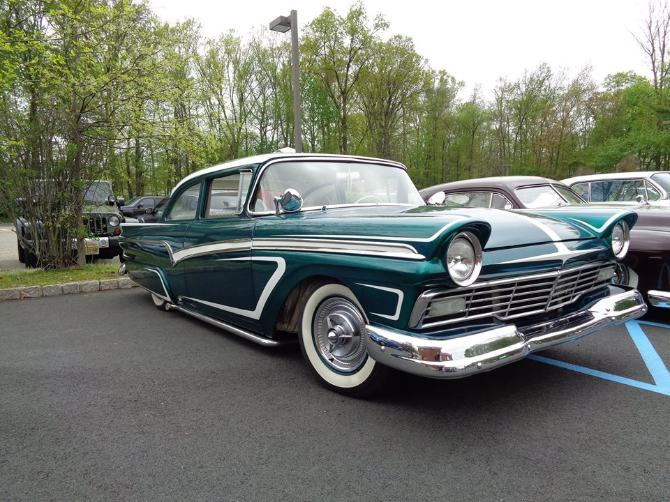 56 Ford green front end.jpg