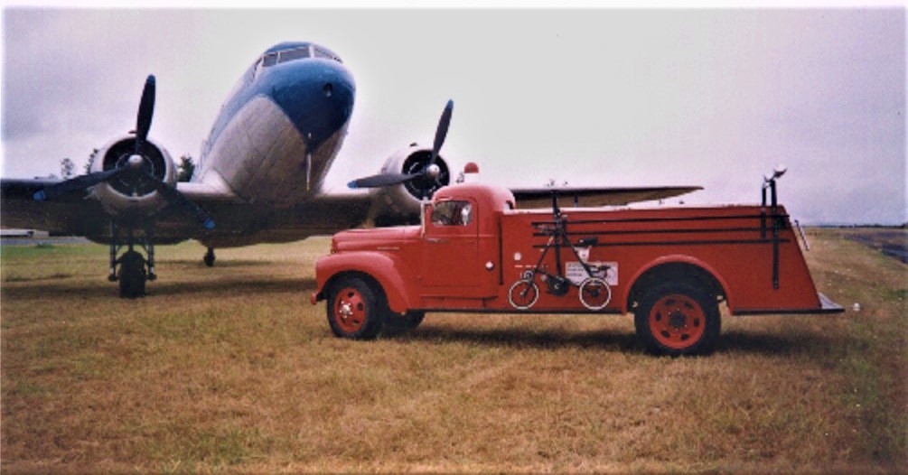 DC-3 & 46 IHC firetruck.jpg
