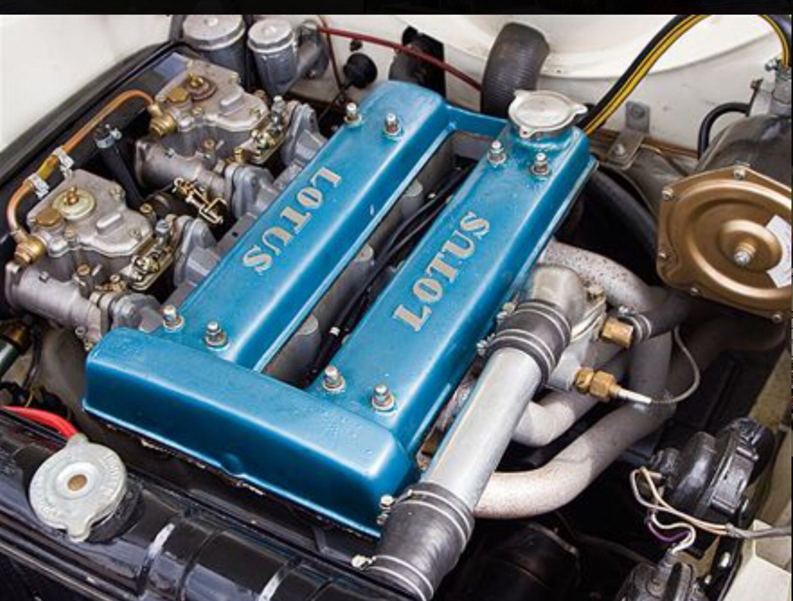 Lotus-Ford engine.jpg