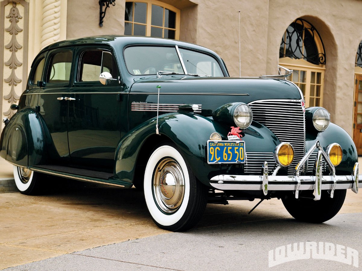 lrmp_1101_19_o-1939_chevy_master_deluxe-front_view.jpg