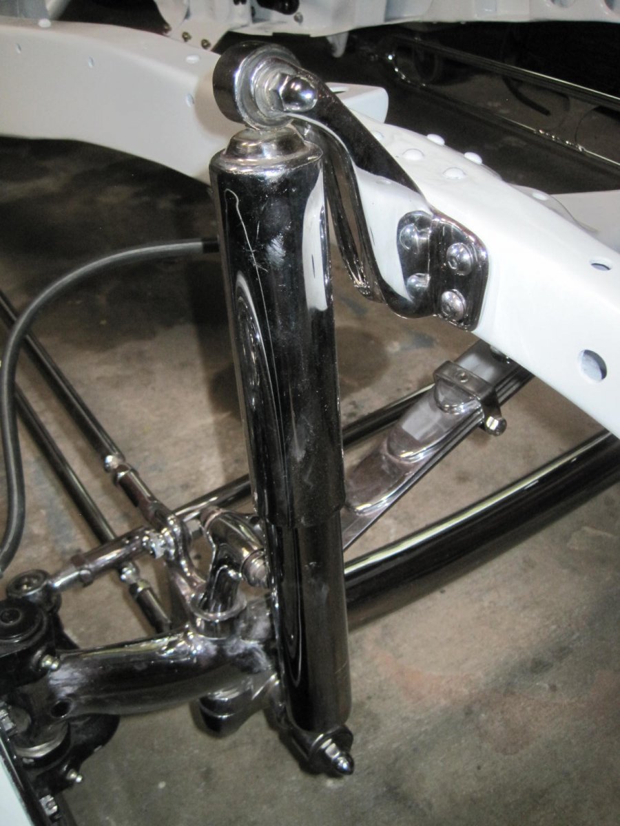 More complete chassis pics 006.JPG