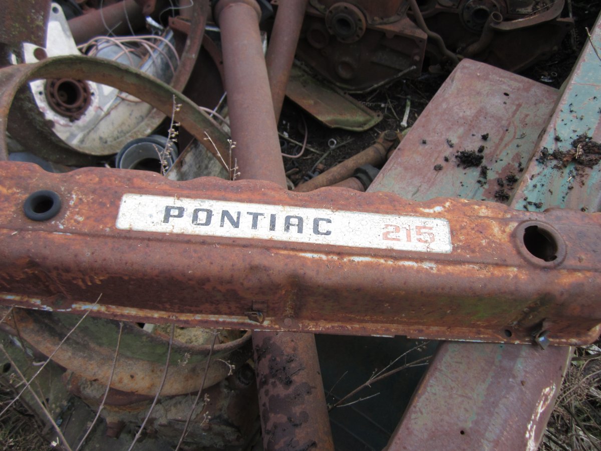 pontiac 215 001.JPG