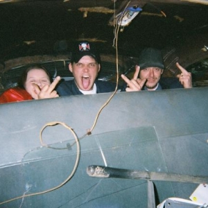 carbabe, kustomd and blkchevy stuck in the back seat