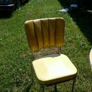 Love the yellow!!! An in amazing condition!!!
