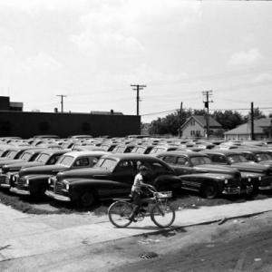 eary 1942, all blackout cars, painted headlite bezels, missing trim, no window reaveal mouldings, etc.