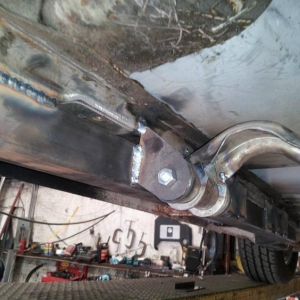 60 Falcon Wagon Trans Mount with Frame Connector