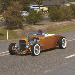 Gold Roadster (Medium)