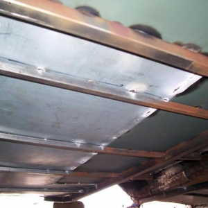 Image9 Supports under the floor.