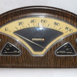 Studebaker%201936%20Dictator%20cluster